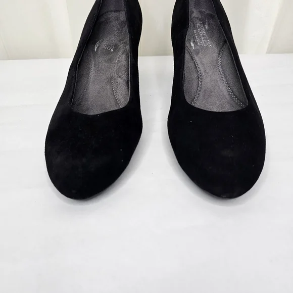 Aerosoles Shore Thing Black Suede Pumps Round Toe Size 7.5 - Picture 6 of 10
